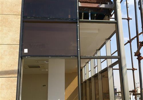 اجرای نما کرتین وال و نصب شیشه های پروژه چیتگر